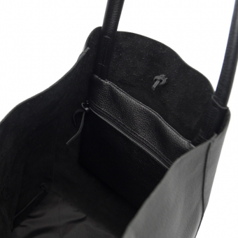 MELA DORO 2022 Black